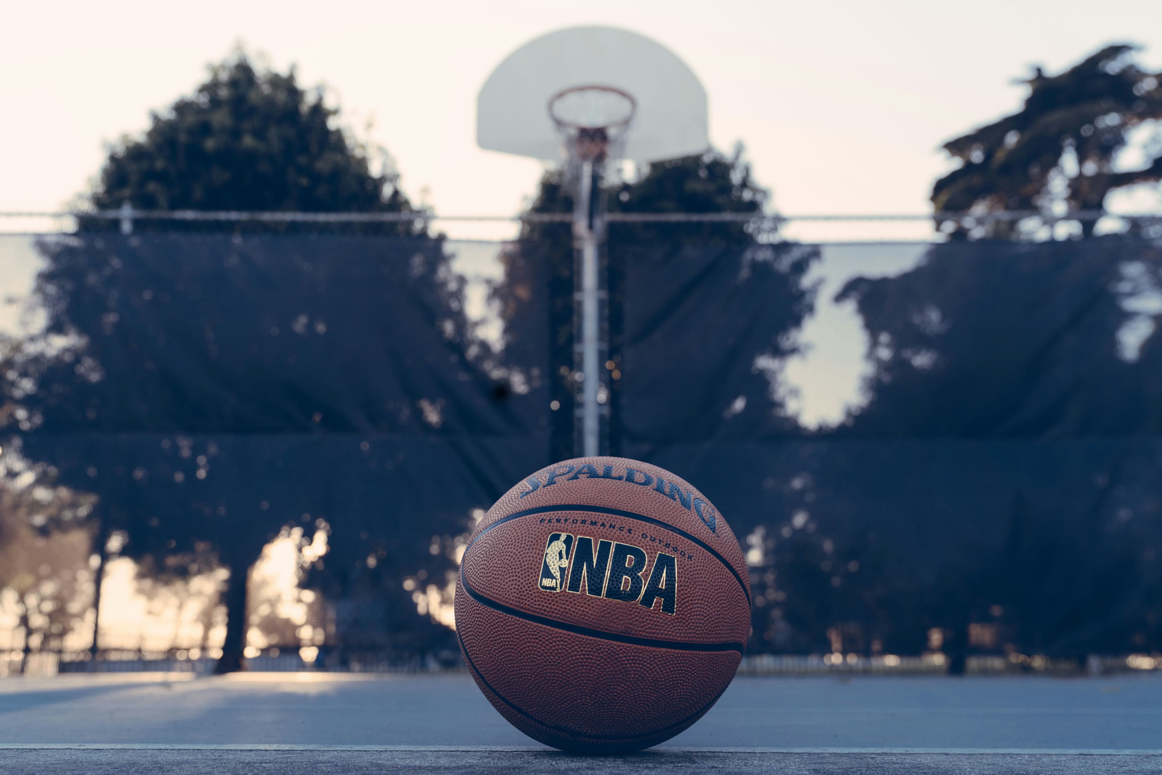 NBAプレーイン2026――ボーダーライン5チームを勝率・残り日程・SOS強度で徹底比較